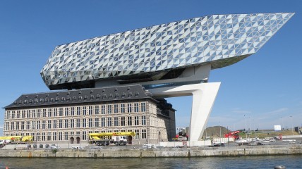 Het Havenhuis van Zaha Hadid te Antwerpen